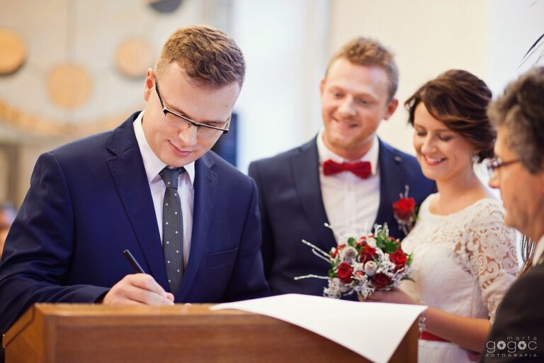 WAAACH5BAEAAAAALAAAAAABAAEAAAICRAEAOw==