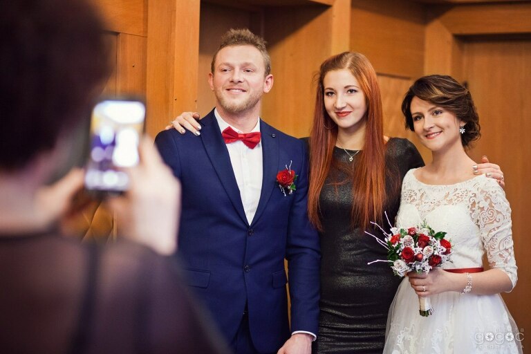 WAAACH5BAEAAAAALAAAAAABAAEAAAICRAEAOw==