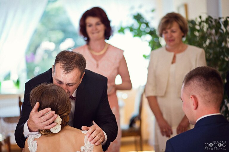 WAAACH5BAEAAAAALAAAAAABAAEAAAICRAEAOw==