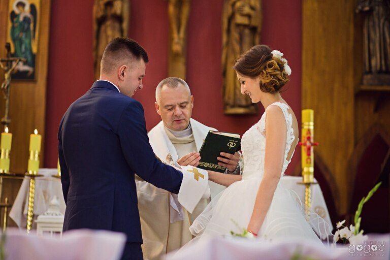 WAAACH5BAEAAAAALAAAAAABAAEAAAICRAEAOw==