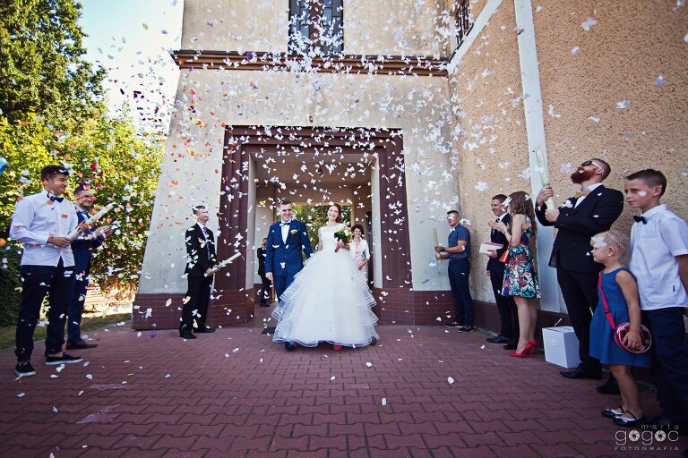 WAAACH5BAEAAAAALAAAAAABAAEAAAICRAEAOw==