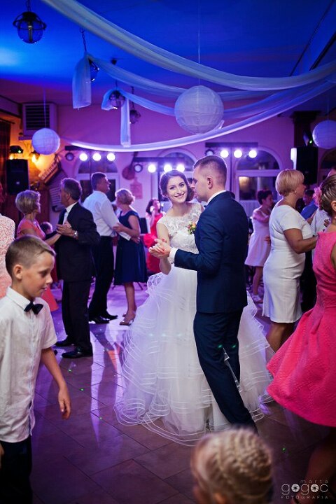 WAAACH5BAEAAAAALAAAAAABAAEAAAICRAEAOw==