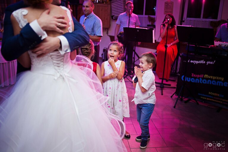 WAAACH5BAEAAAAALAAAAAABAAEAAAICRAEAOw==