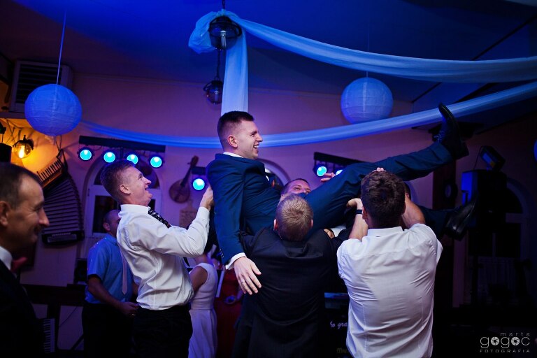 WAAACH5BAEAAAAALAAAAAABAAEAAAICRAEAOw==