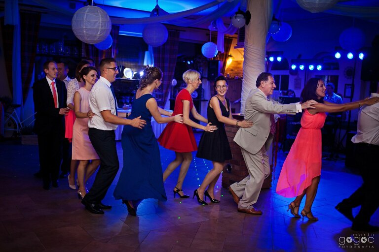 WAAACH5BAEAAAAALAAAAAABAAEAAAICRAEAOw==