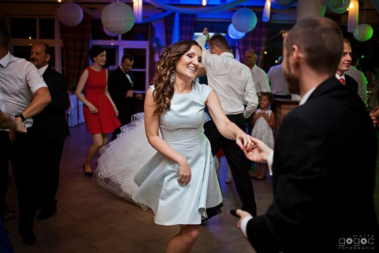 WAAACH5BAEAAAAALAAAAAABAAEAAAICRAEAOw==