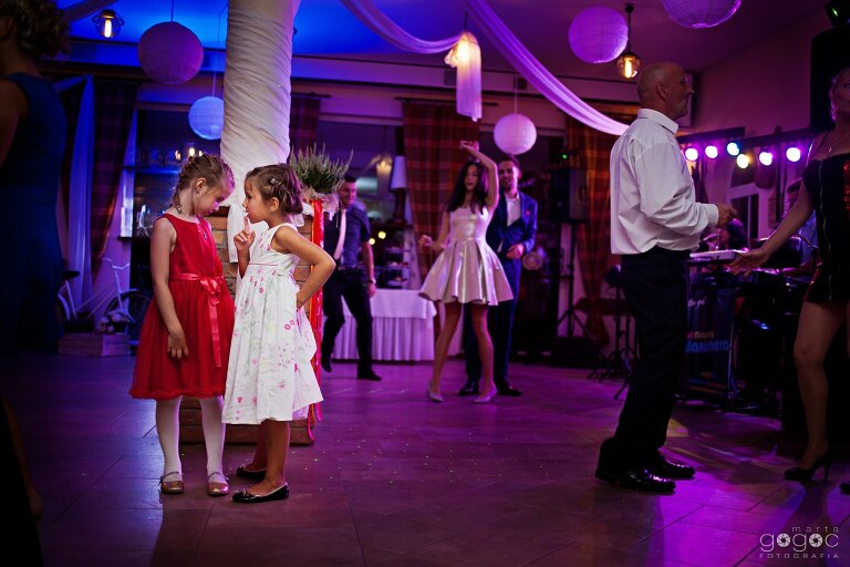 WAAACH5BAEAAAAALAAAAAABAAEAAAICRAEAOw==