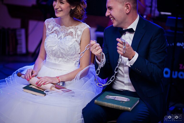 WAAACH5BAEAAAAALAAAAAABAAEAAAICRAEAOw==