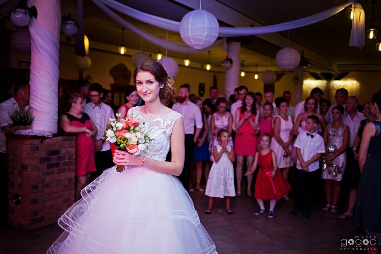 WAAACH5BAEAAAAALAAAAAABAAEAAAICRAEAOw==