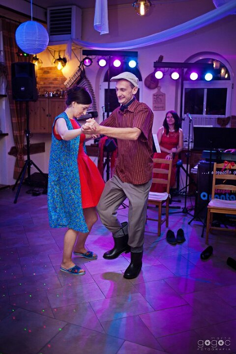 WAAACH5BAEAAAAALAAAAAABAAEAAAICRAEAOw==