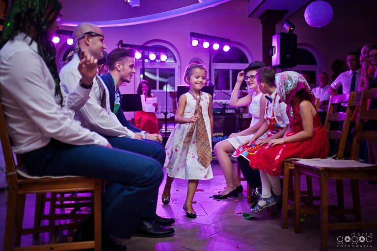 WAAACH5BAEAAAAALAAAAAABAAEAAAICRAEAOw==