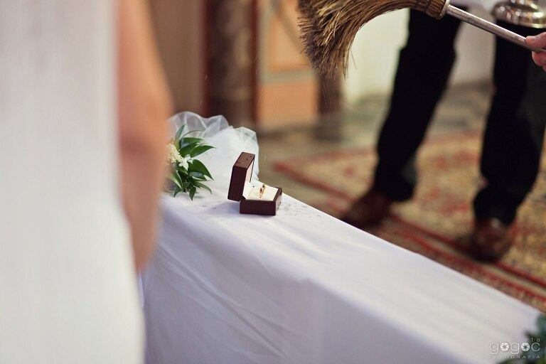 WAAACH5BAEAAAAALAAAAAABAAEAAAICRAEAOw==