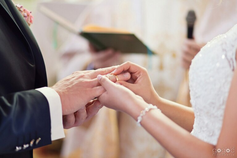 WAAACH5BAEAAAAALAAAAAABAAEAAAICRAEAOw==