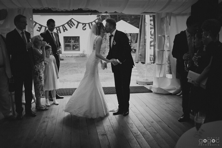 WAAACH5BAEAAAAALAAAAAABAAEAAAICRAEAOw==