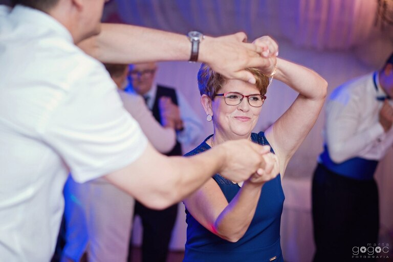 WAAACH5BAEAAAAALAAAAAABAAEAAAICRAEAOw==