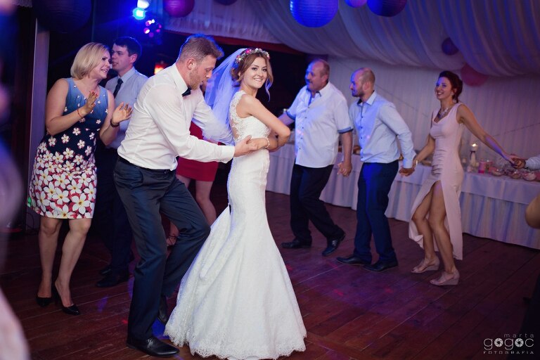 WAAACH5BAEAAAAALAAAAAABAAEAAAICRAEAOw==