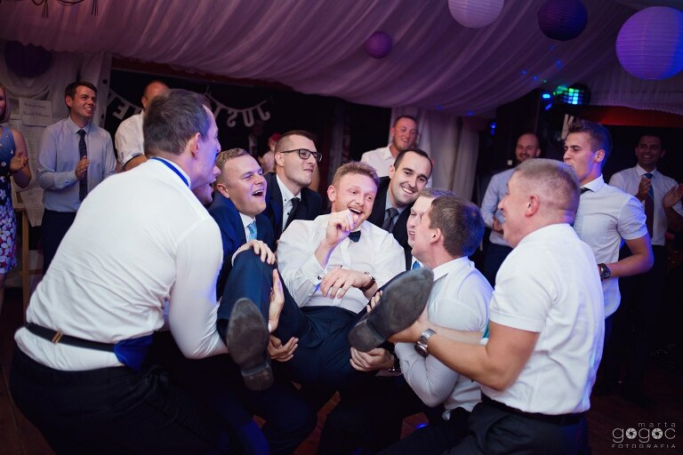 WAAACH5BAEAAAAALAAAAAABAAEAAAICRAEAOw==