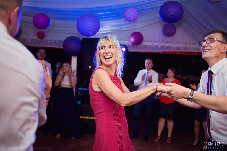 WAAACH5BAEAAAAALAAAAAABAAEAAAICRAEAOw==