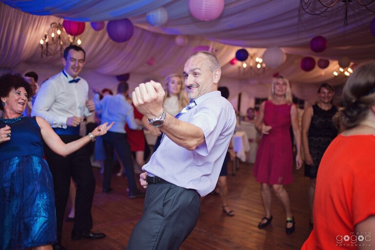 WAAACH5BAEAAAAALAAAAAABAAEAAAICRAEAOw==