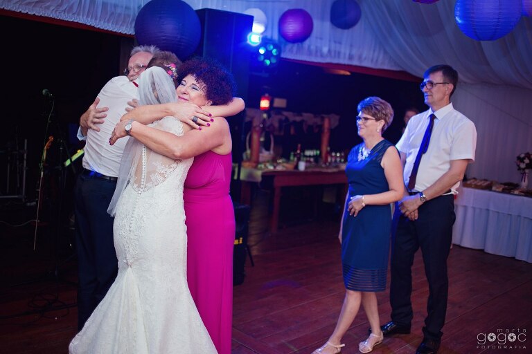 WAAACH5BAEAAAAALAAAAAABAAEAAAICRAEAOw==