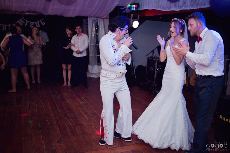 WAAACH5BAEAAAAALAAAAAABAAEAAAICRAEAOw==