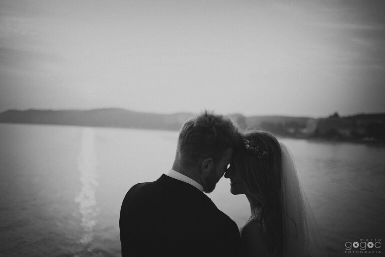 WAAACH5BAEAAAAALAAAAAABAAEAAAICRAEAOw==