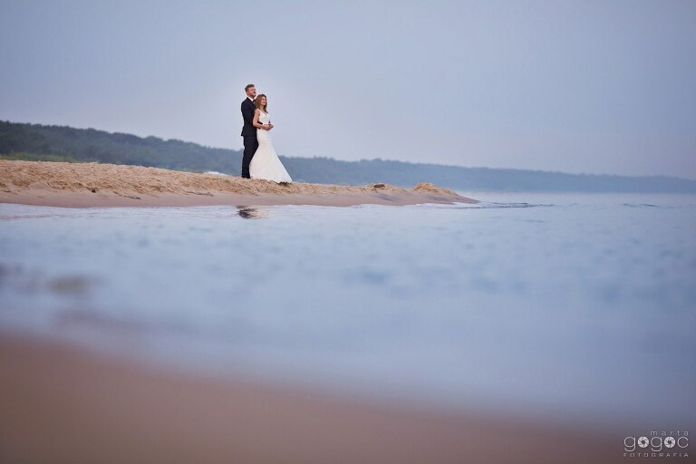 WAAACH5BAEAAAAALAAAAAABAAEAAAICRAEAOw==