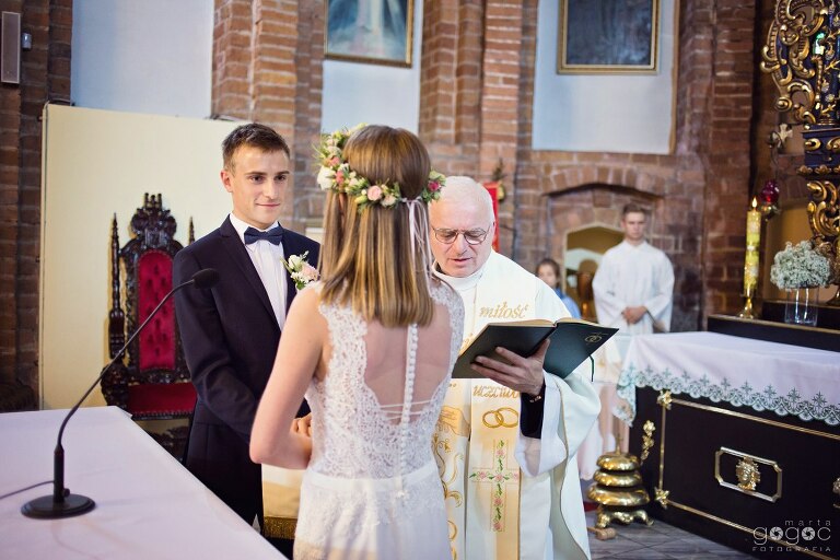 WAAACH5BAEAAAAALAAAAAABAAEAAAICRAEAOw==