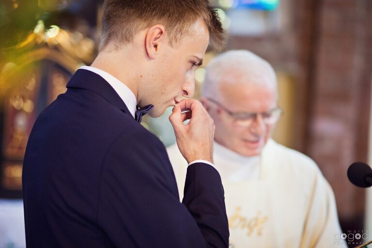 WAAACH5BAEAAAAALAAAAAABAAEAAAICRAEAOw==