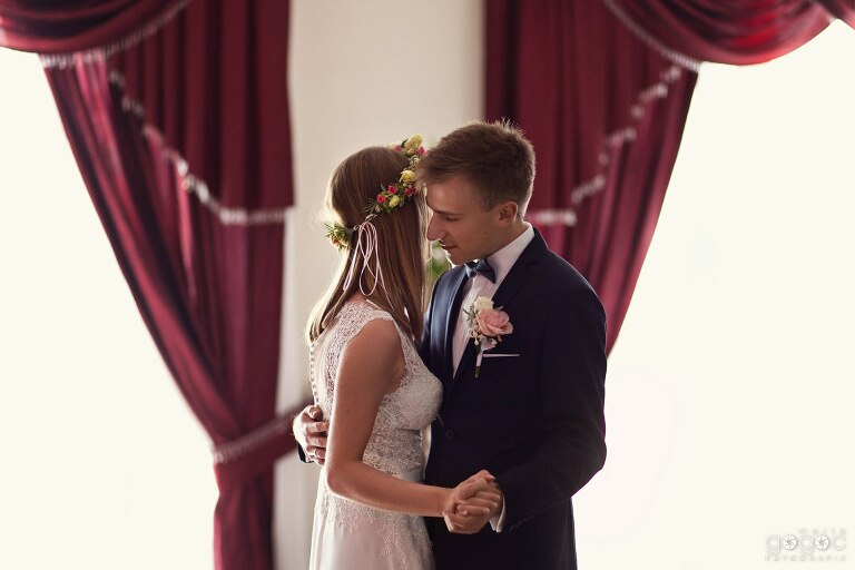 WAAACH5BAEAAAAALAAAAAABAAEAAAICRAEAOw==