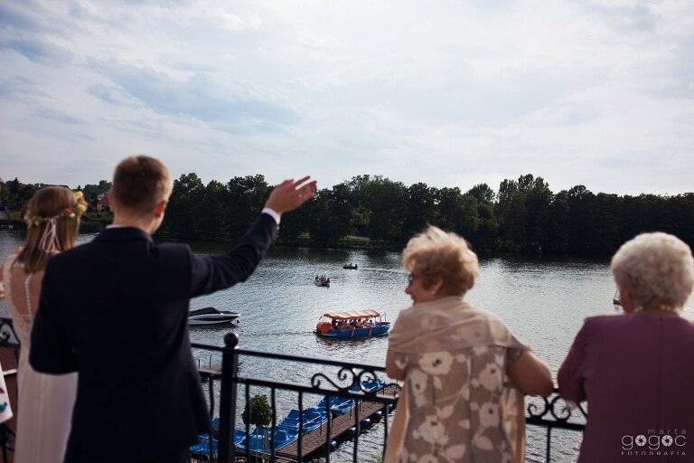 WAAACH5BAEAAAAALAAAAAABAAEAAAICRAEAOw==