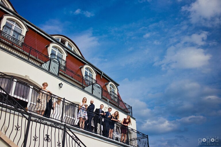 WAAACH5BAEAAAAALAAAAAABAAEAAAICRAEAOw==