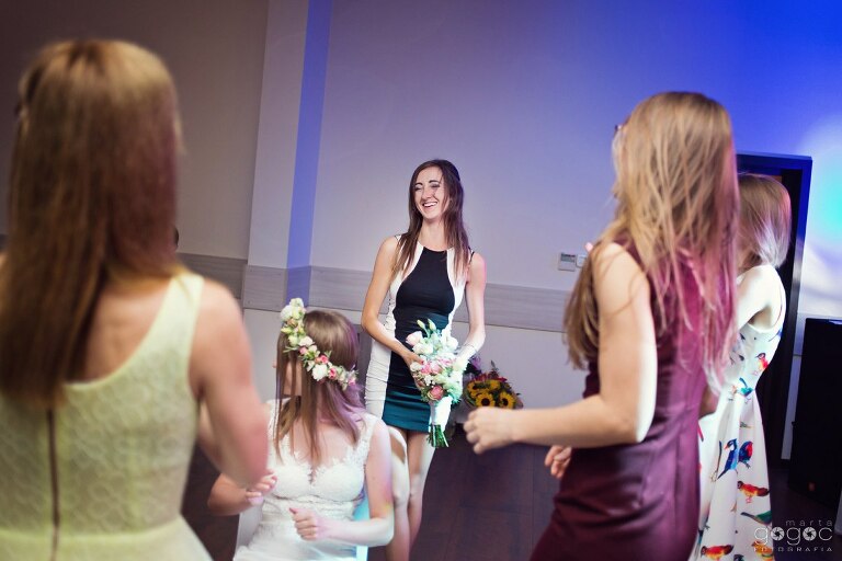 WAAACH5BAEAAAAALAAAAAABAAEAAAICRAEAOw==