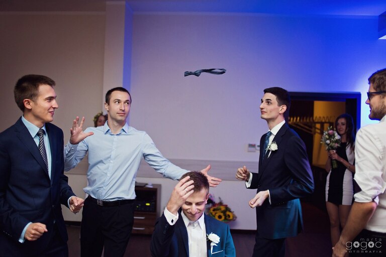 WAAACH5BAEAAAAALAAAAAABAAEAAAICRAEAOw==