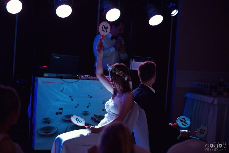 WAAACH5BAEAAAAALAAAAAABAAEAAAICRAEAOw==