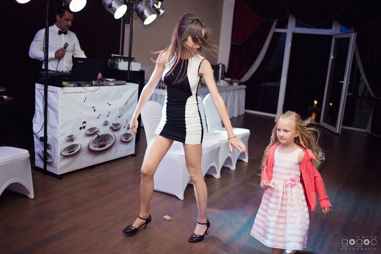 WAAACH5BAEAAAAALAAAAAABAAEAAAICRAEAOw==