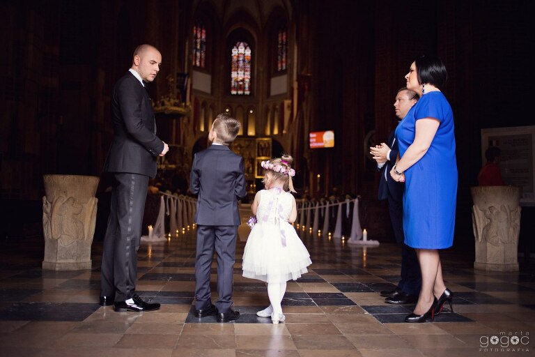 WAAACH5BAEAAAAALAAAAAABAAEAAAICRAEAOw==