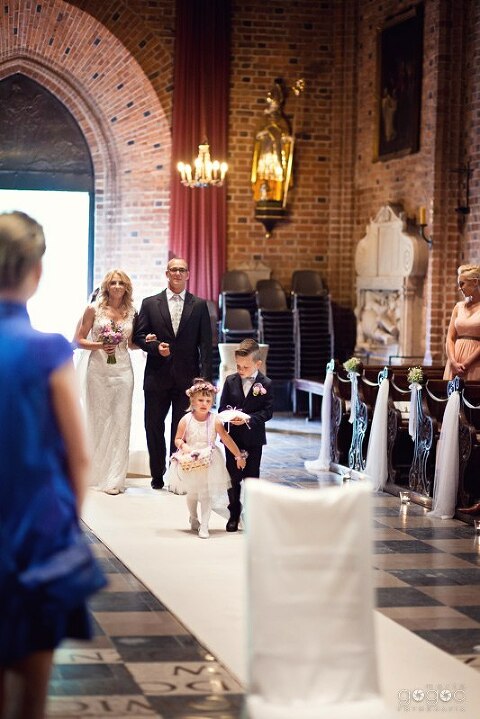 WAAACH5BAEAAAAALAAAAAABAAEAAAICRAEAOw==