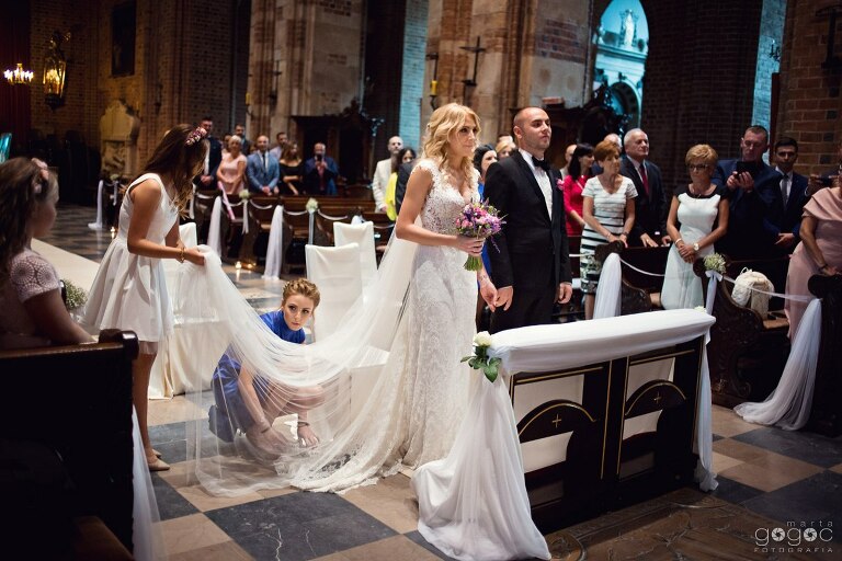 WAAACH5BAEAAAAALAAAAAABAAEAAAICRAEAOw==