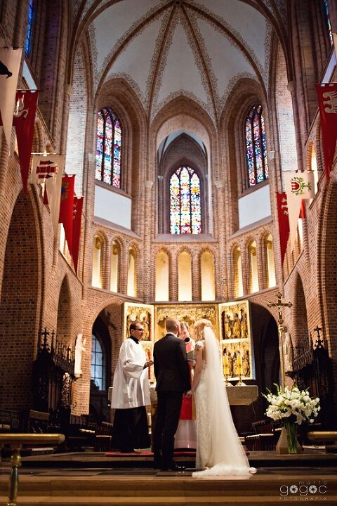 WAAACH5BAEAAAAALAAAAAABAAEAAAICRAEAOw==