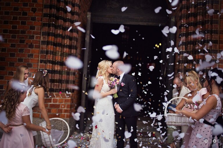 WAAACH5BAEAAAAALAAAAAABAAEAAAICRAEAOw==