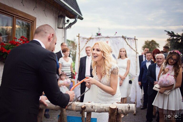 WAAACH5BAEAAAAALAAAAAABAAEAAAICRAEAOw==