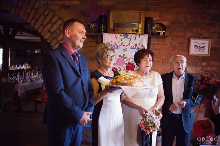 WAAACH5BAEAAAAALAAAAAABAAEAAAICRAEAOw==