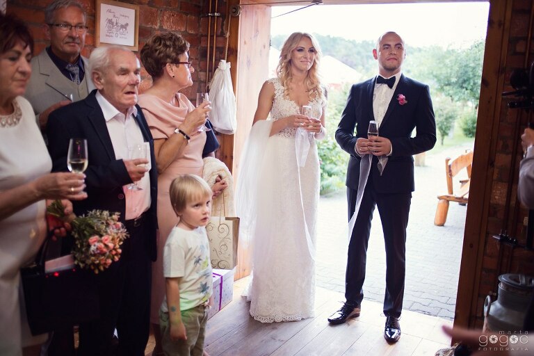 WAAACH5BAEAAAAALAAAAAABAAEAAAICRAEAOw==