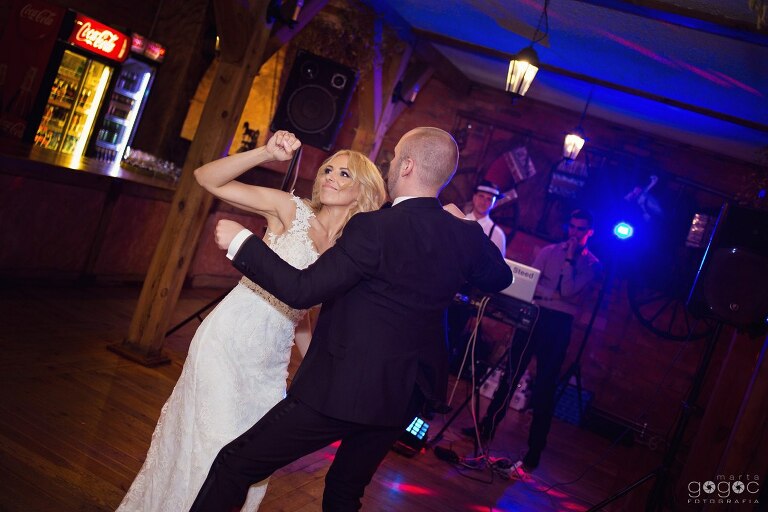 WAAACH5BAEAAAAALAAAAAABAAEAAAICRAEAOw==