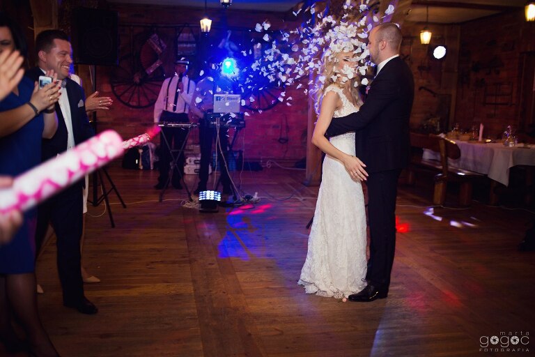 WAAACH5BAEAAAAALAAAAAABAAEAAAICRAEAOw==