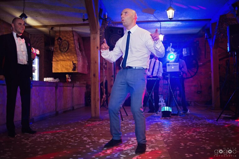 WAAACH5BAEAAAAALAAAAAABAAEAAAICRAEAOw==