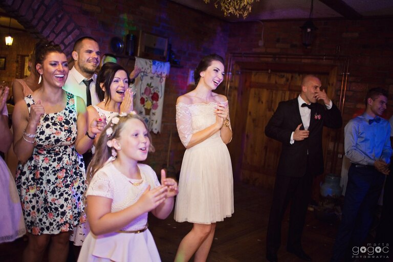 WAAACH5BAEAAAAALAAAAAABAAEAAAICRAEAOw==