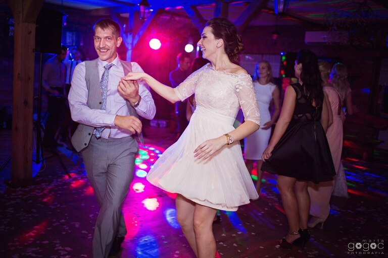 WAAACH5BAEAAAAALAAAAAABAAEAAAICRAEAOw==