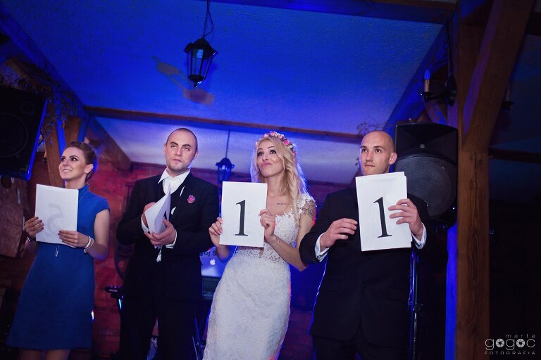 WAAACH5BAEAAAAALAAAAAABAAEAAAICRAEAOw==